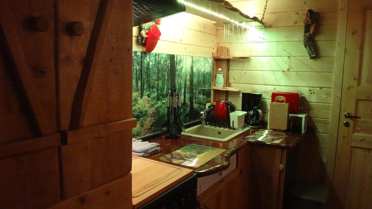 נוירופין Holzhaus Waldwichtel Am Wald Und See מראה חיצוני תמונה