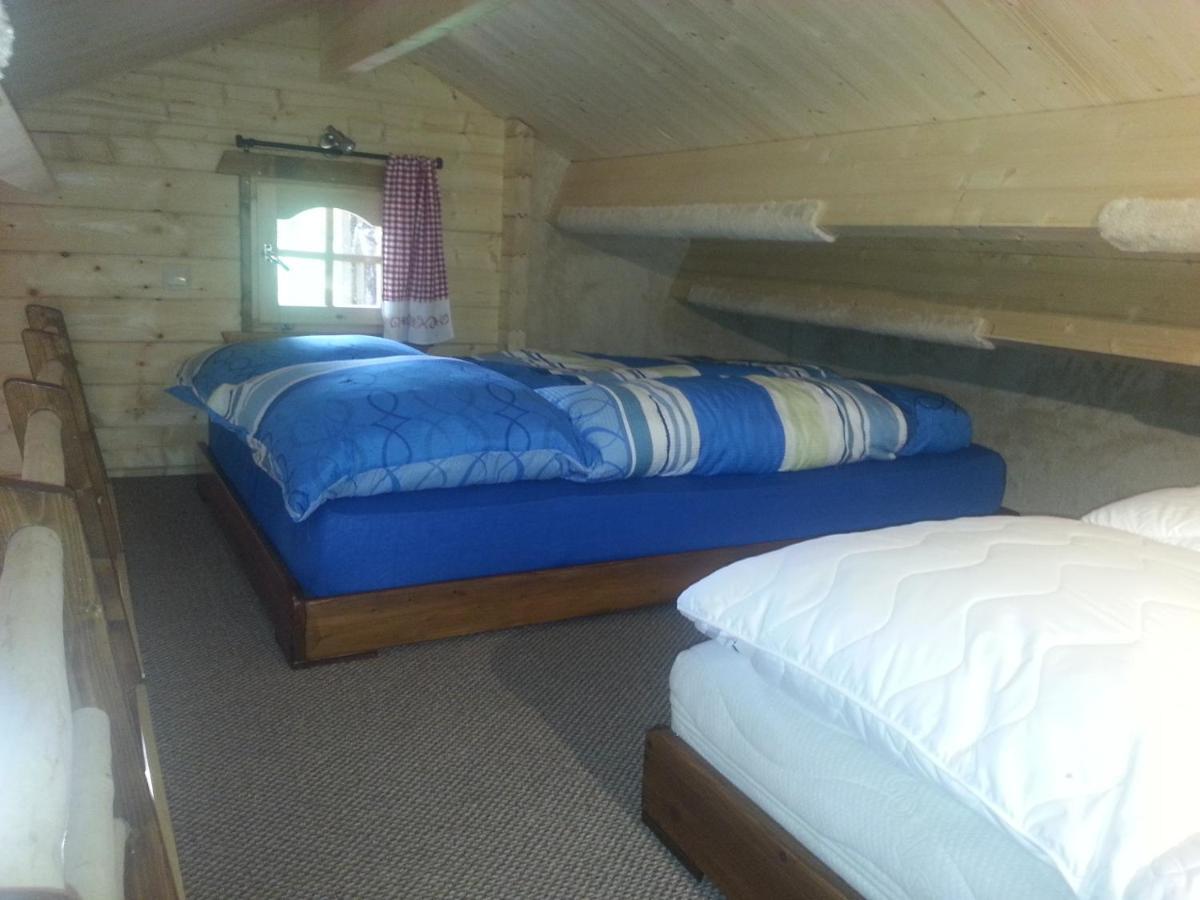 נוירופין Holzhaus Waldwichtel Am Wald Und See מראה חיצוני תמונה