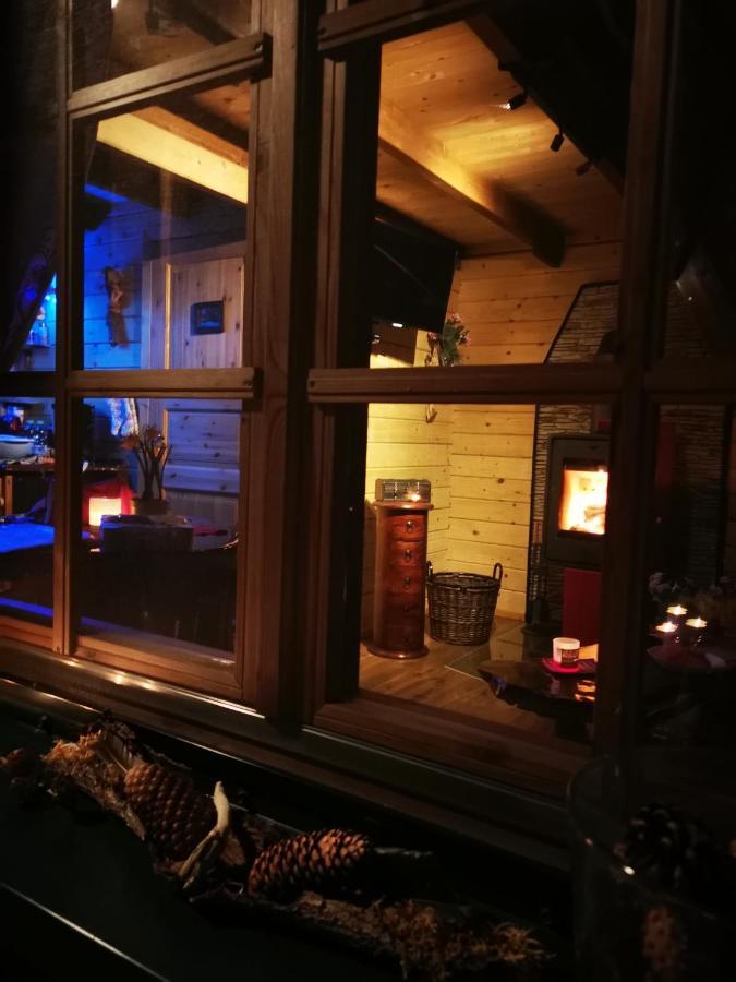 נוירופין Holzhaus Waldwichtel Am Wald Und See מראה חיצוני תמונה