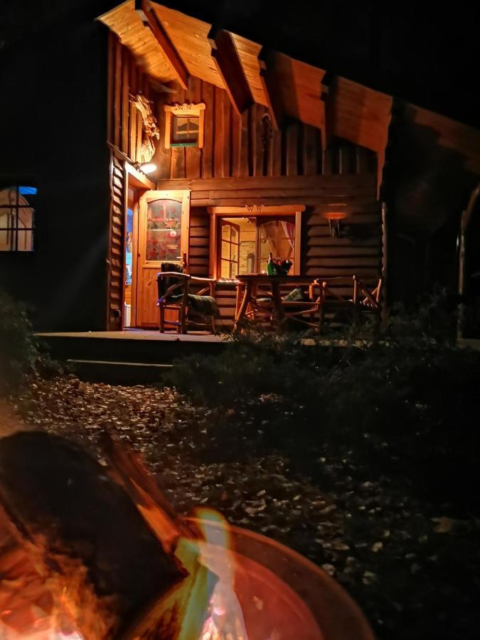 נוירופין Holzhaus Waldwichtel Am Wald Und See מראה חיצוני תמונה